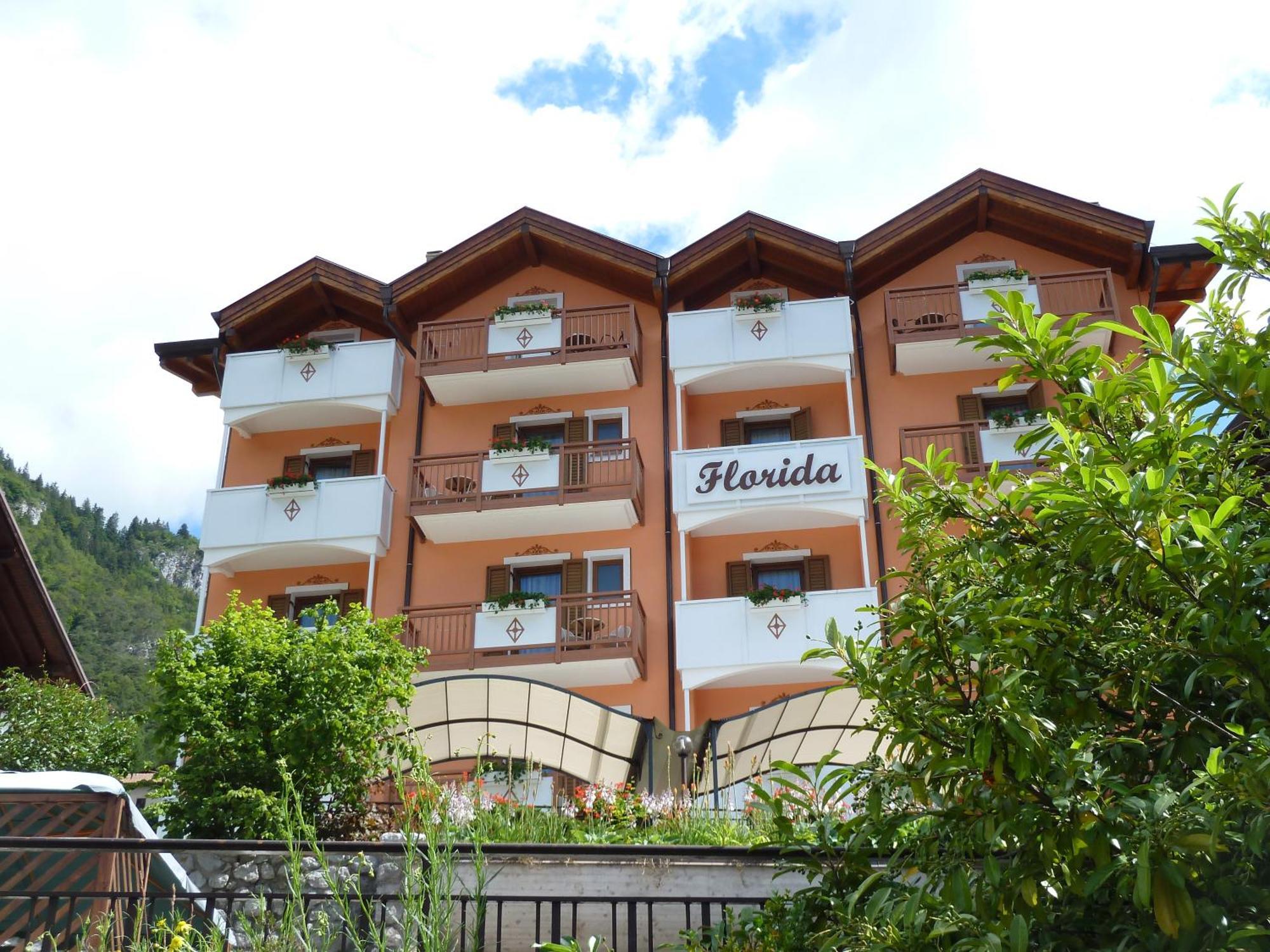 מולבנו Hotel Florida מראה חיצוני תמונה